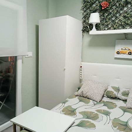 Habitaciones2 Renfe Alicante Exteriör bild