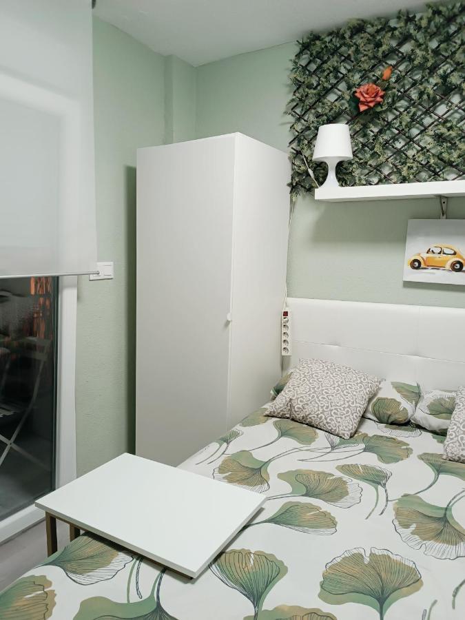 Habitaciones2 Renfe Alicante Exteriör bild