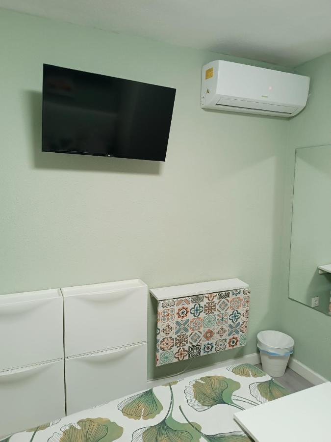 Habitaciones2 Renfe Alicante Exteriör bild